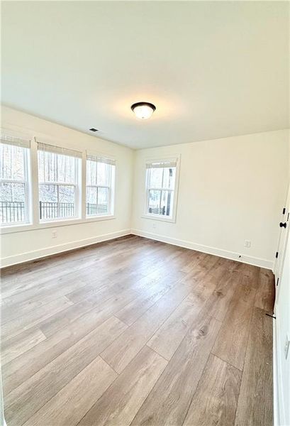 Spacious, unfurnished interior of a new home in , Alpharetta (Image 18).