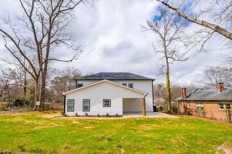 Exterior details and patio area of a home in , Fairburn (Image 4).