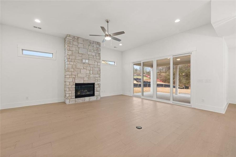 Spacious, unfurnished interior of a new home in Soleil Belmont Park, Canton (Image 49).