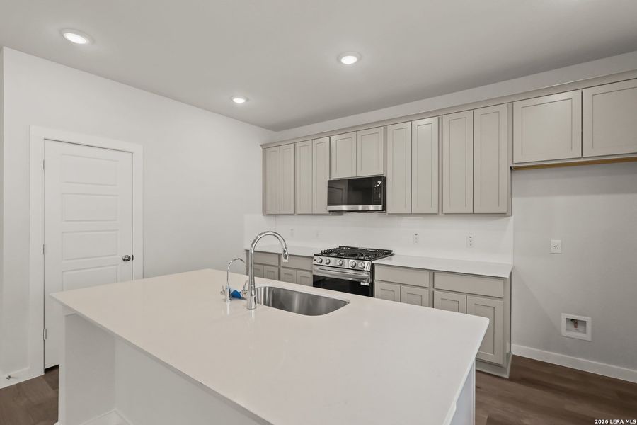 Furnished interior view inside a new home in Senna, Leon Valley (Image 7).