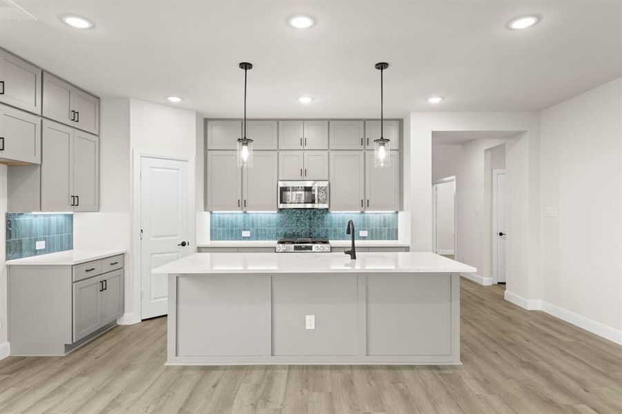 12. 1023 Abigail - Kitchen