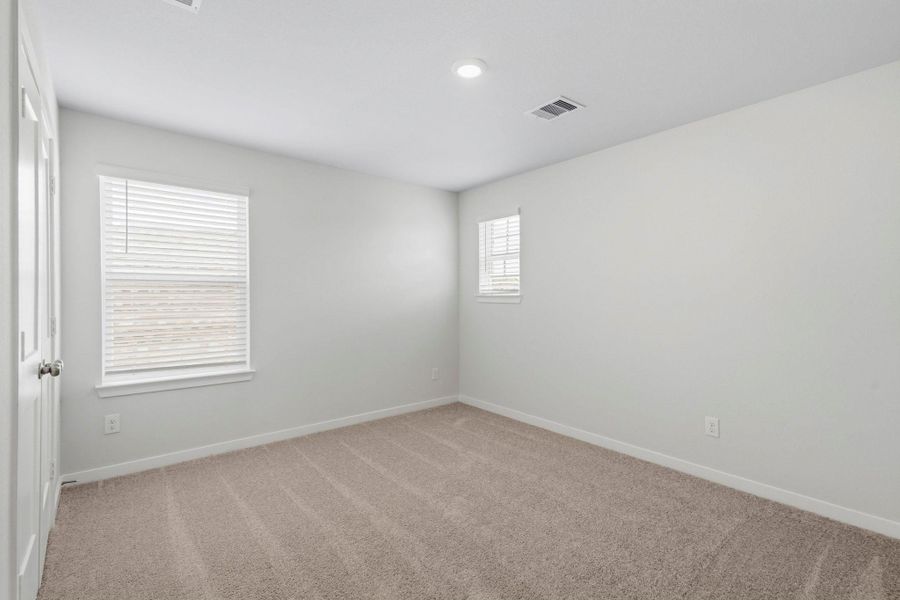 Spacious, unfurnished interior of a new home in Sunterra Lakes, Brookshire (Image 23). Spacious, unfurnished interior of a new home in Sunterra Lakes, Brookshire (Image 23).