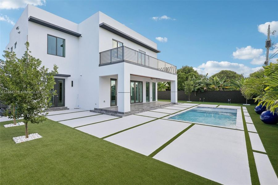 Image 21 of a home in .