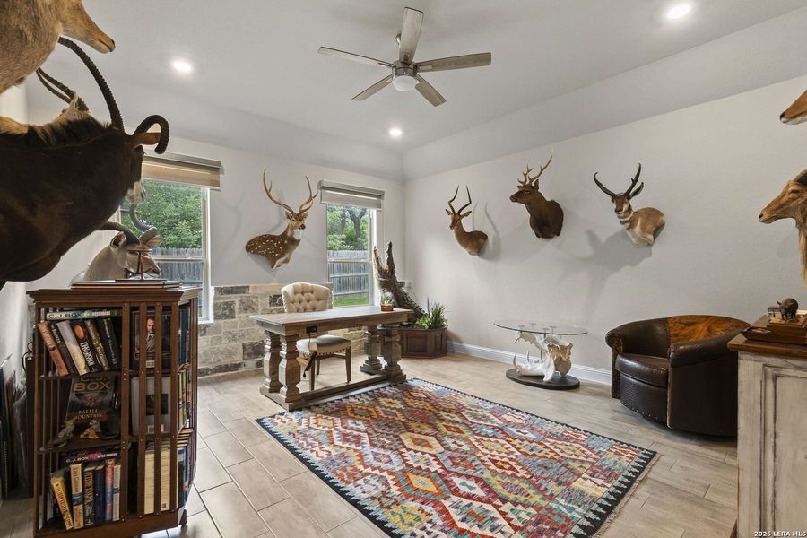 Furnished interior view inside a new home in Elkhorn Ridge, Boerne (Image 16).