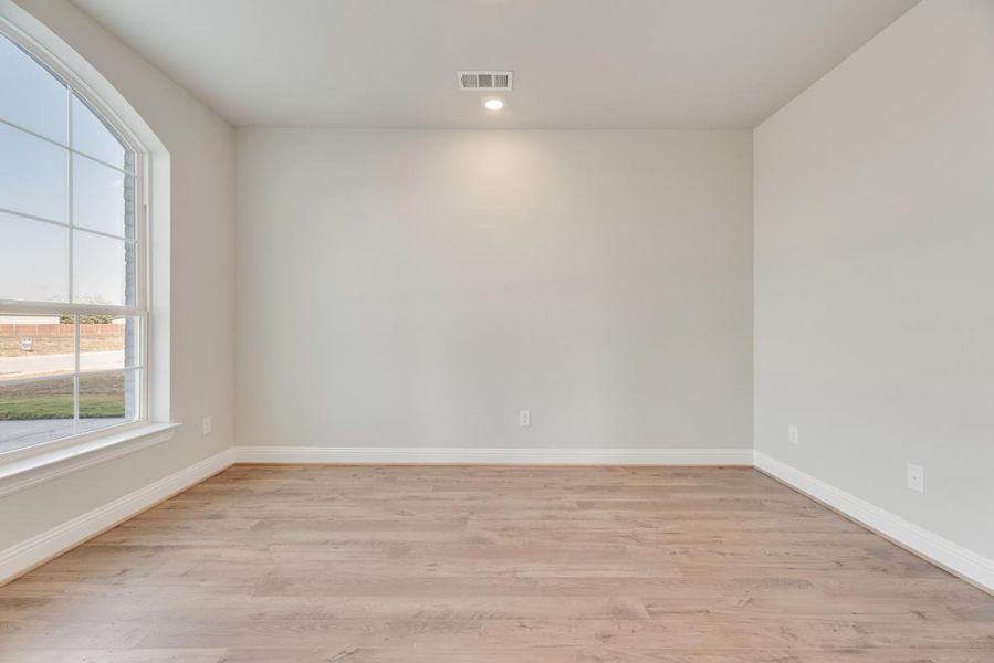 Spacious, unfurnished interior of a new home in Park Trails, Forney (Image 25). Spacious, unfurnished interior of a new home in Park Trails, Forney (Image 25).