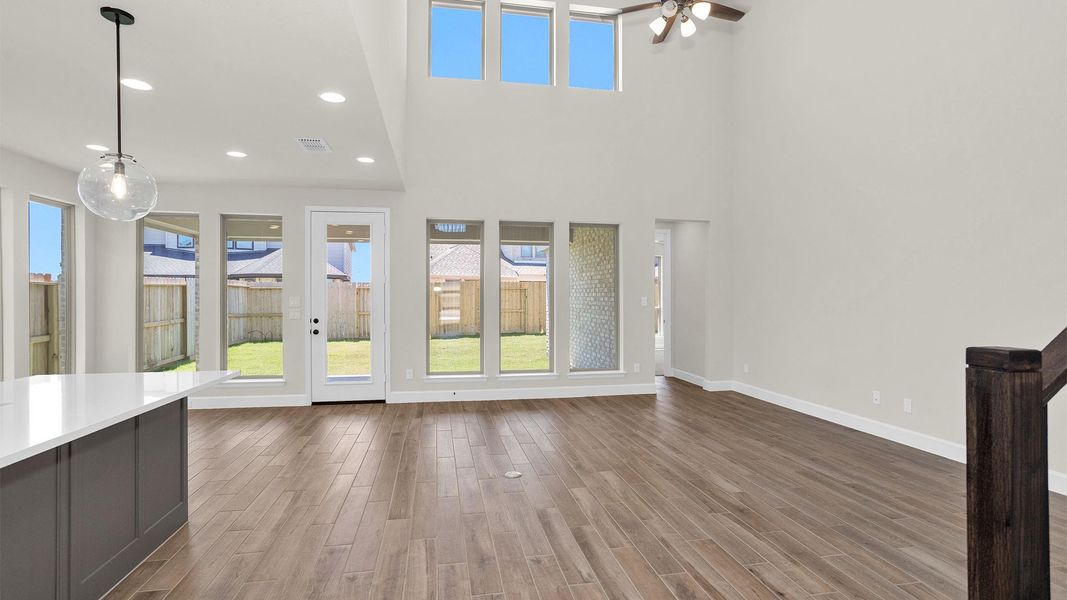 Spacious, unfurnished interior of a new home in Jordan Ranch, Fulshear (Image 8).