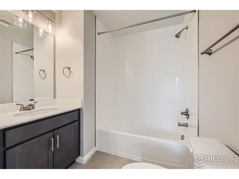 Full Guest Bathroom