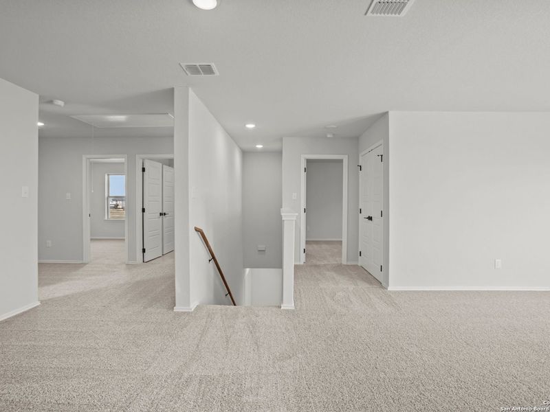 Spacious, unfurnished interior of a new home in Hannah Heights, Seguin (Image 24).