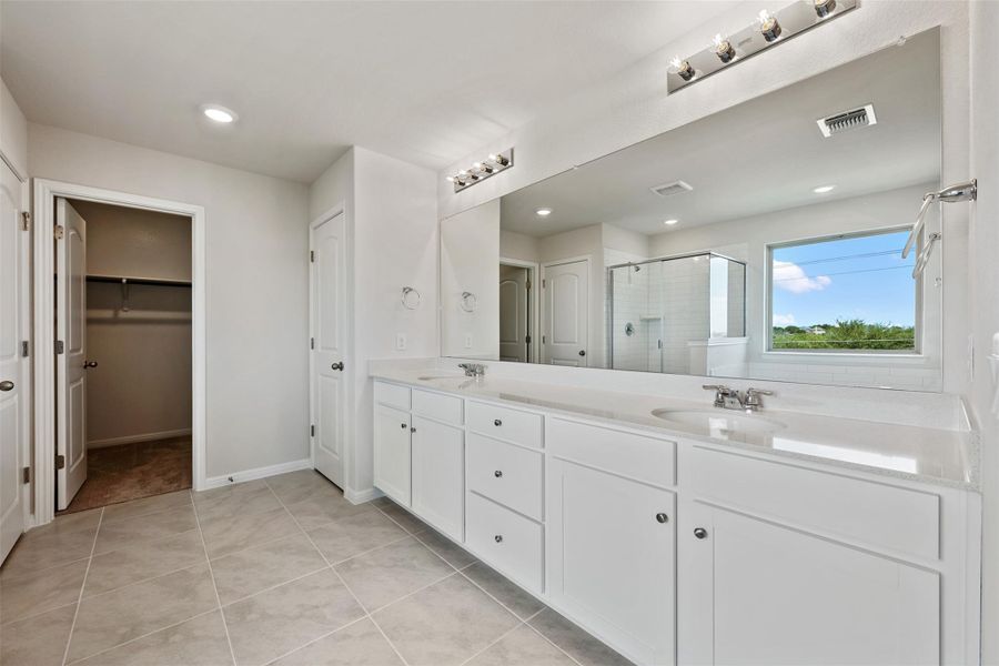 Furnished interior view inside a new home in Covered Bridge, Hutto (Image 15).
