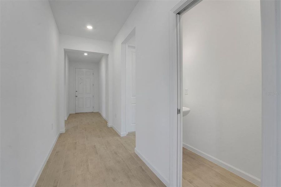 Spacious, unfurnished interior of a new home in Willowbrook North, Winter Haven (Image 14).