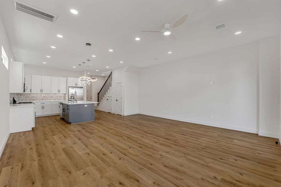 Spacious, unfurnished interior of a new home in , Houston (Image 19).
