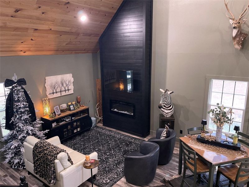Furnished interior view inside a new home in , Groesbeck (Image 32).