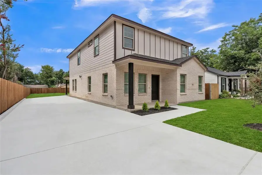 Front exterior of a new home in , Fort Worth, TX, highlighting curb appeal (Image 2). Front exterior of a new home in , Fort Worth, TX, highlighting curb appeal (Image 2).