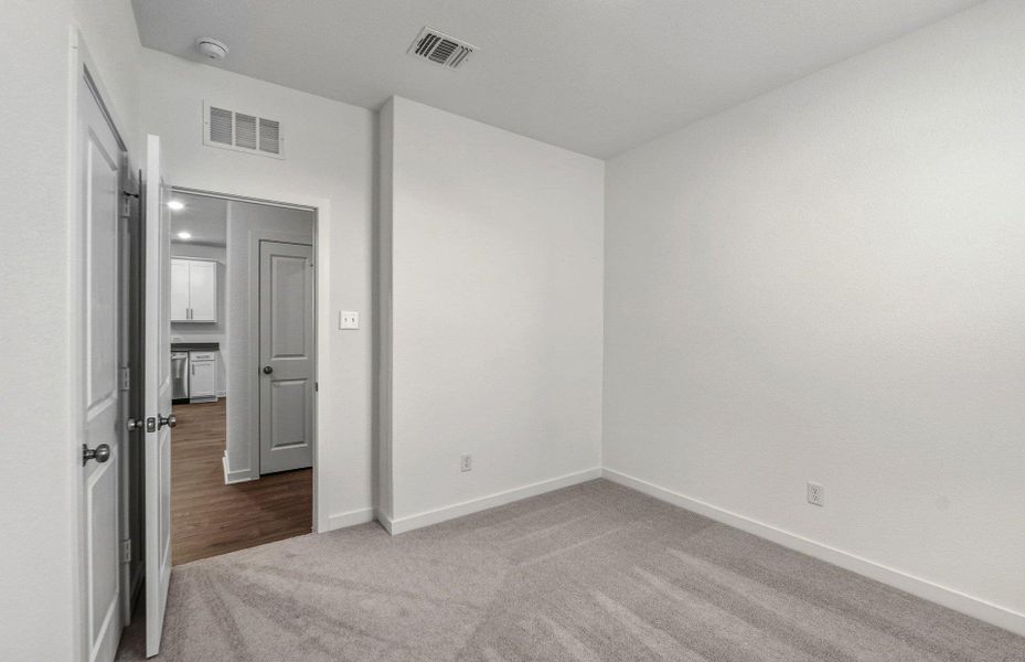 Spacious, unfurnished interior of a new home in Sonterra, Jarrell (Image 16).