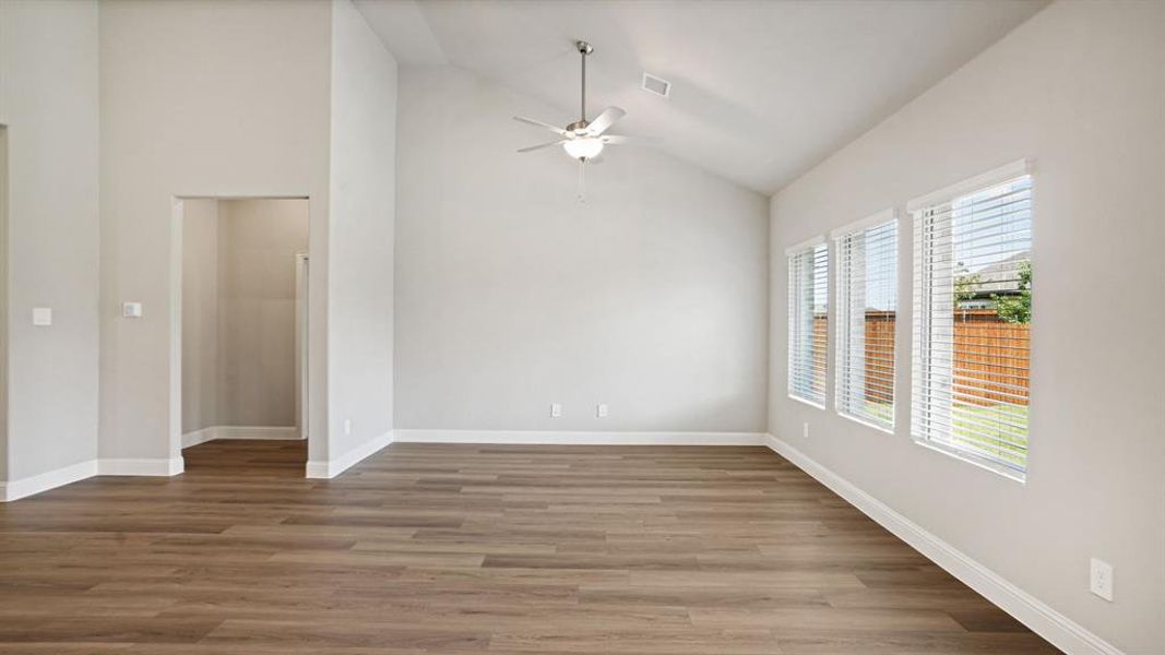 Spacious, unfurnished interior of a new home in Windmore, Princeton (Image 32).