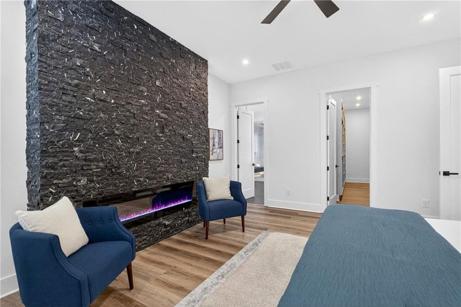 Furnished interior view inside a new home in , Dahlonega (Image 7).