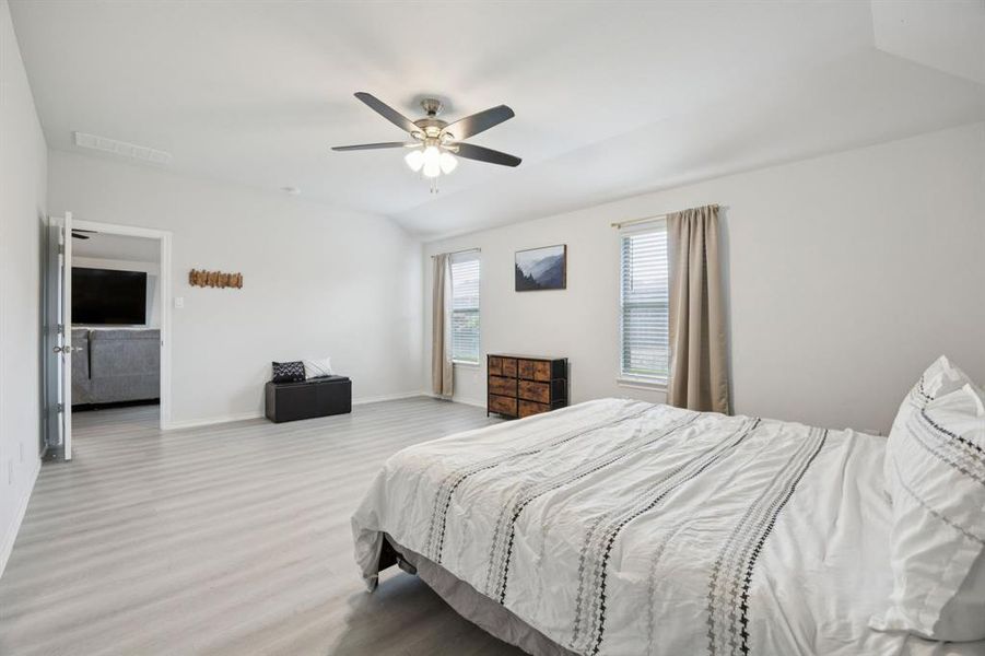 Furnished interior view inside a new home in , Fort Worth (Image 16). Furnished interior view inside a new home in , Fort Worth (Image 16).