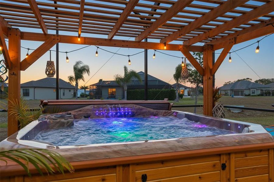 Community amenities in , Weeki Wachee (Image 64).