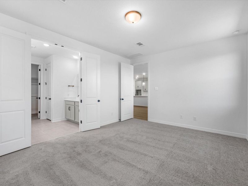 Spacious, unfurnished interior of a new home in Austin Point, Richmond (Image 14).
