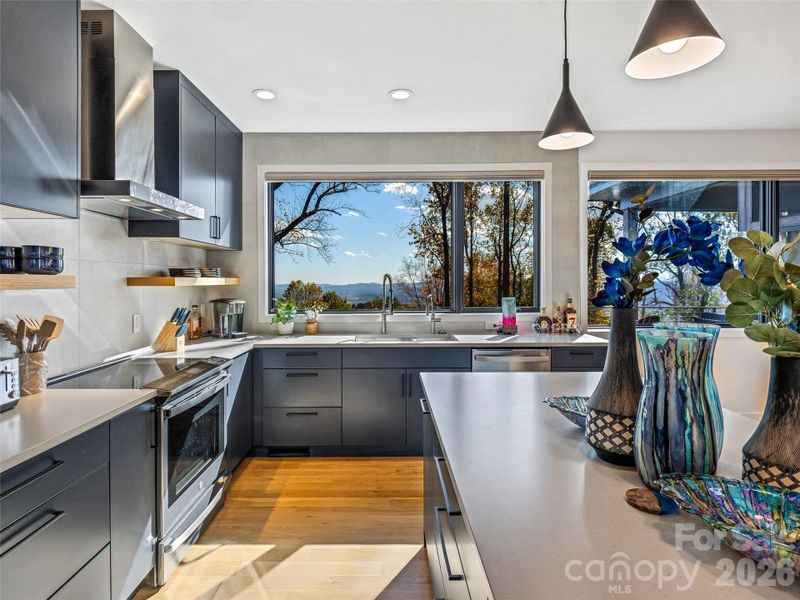 Tons of counter space with the center island. Tons of counter space with the center island.