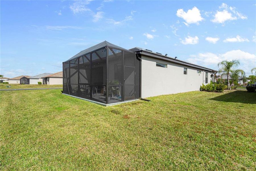 Exterior details and patio area of a home in , Bradenton (Image 2).