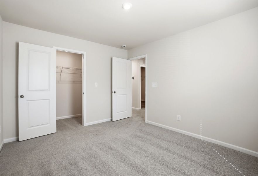 Spacious, unfurnished interior of a new home in Waxhaw Landing, Monroe (Image 20).