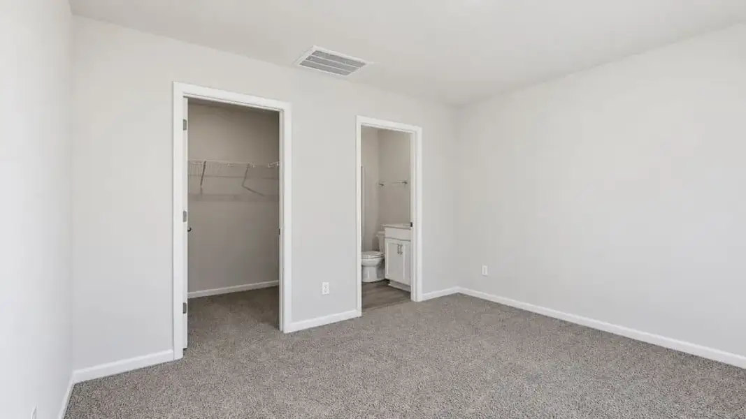 Spacious, unfurnished interior of a new home in Cedar Gap, Fountain Inn (Image 28).