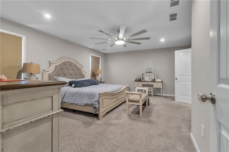 Furnished interior view inside a new home in Twin Lakes, Hoschton (Image 14).