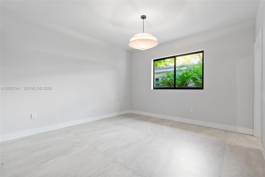 Spacious, unfurnished interior of a new home in , Miami Beach (Image 32).
