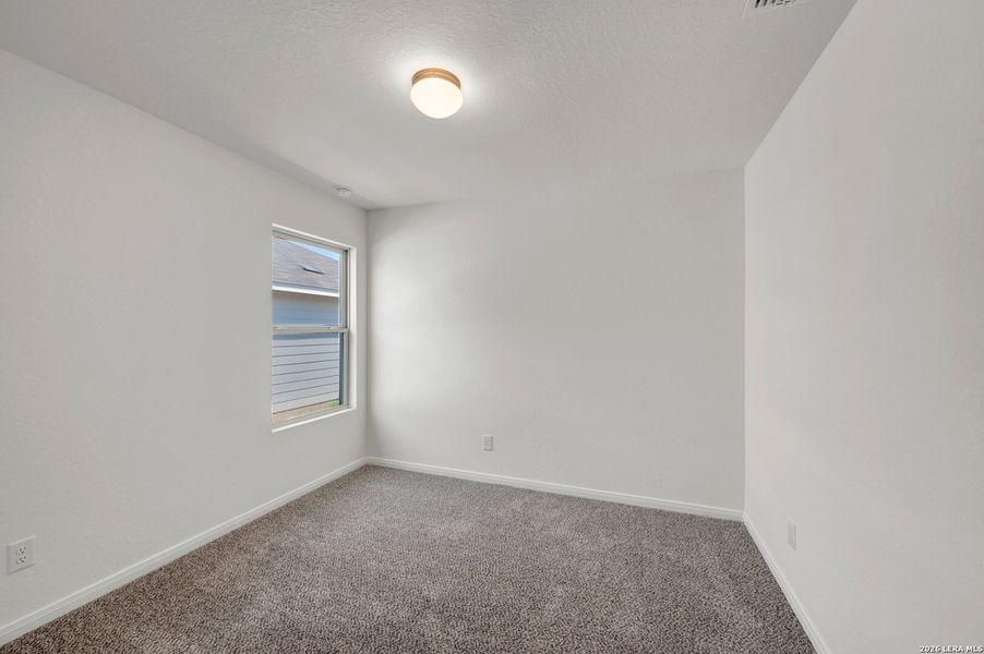 Spacious, unfurnished interior of a new home in Greenspoint Heights, Seguin (Image 31).