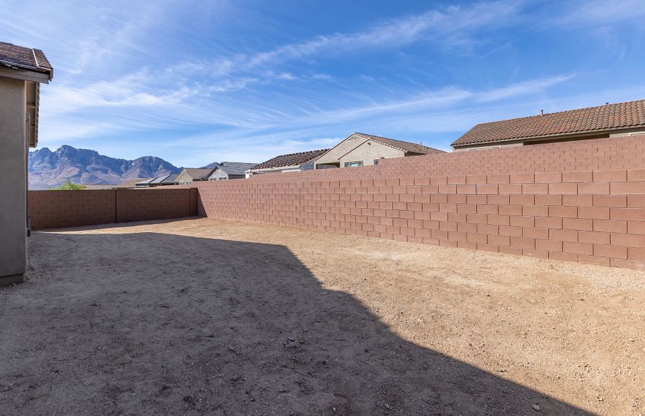 Exterior details and patio area of a home in Vistoso Canyon Estates, Oro Valley (Image 4).