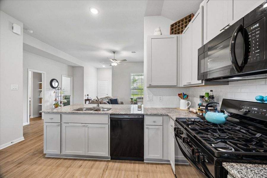 Furnished interior view inside a new home in Magnolia Springs, Montgomery (Image 14).