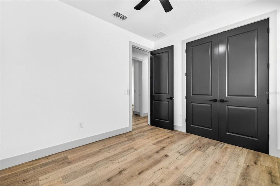 Spacious, unfurnished interior of a new home in , St. Petersburg (Image 30).