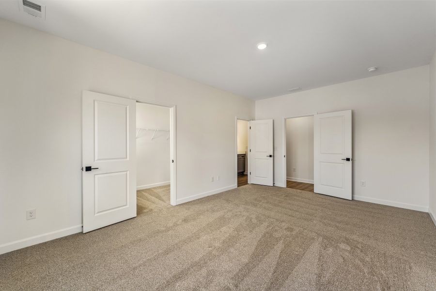 Spacious, unfurnished interior of a new home in Lakeside Saluda, Greenville (Image 27). Spacious, unfurnished interior of a new home in Lakeside Saluda, Greenville (Image 27).