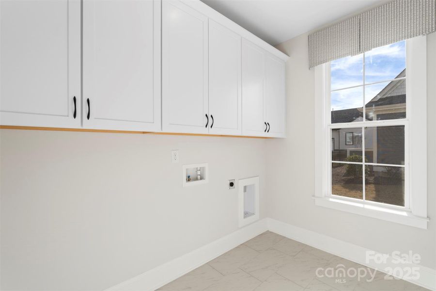 Spacious, unfurnished interior of a new home in Riverwalk, Rock Hill (Image 24).