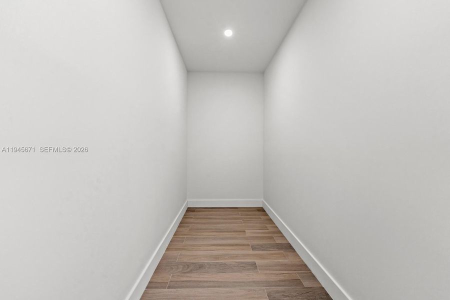 Spacious, unfurnished interior of a new home in , Miami (Image 32).