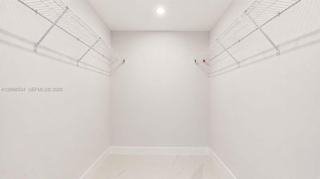 Spacious, unfurnished interior of a new home in , Lehigh Acres (Image 17).