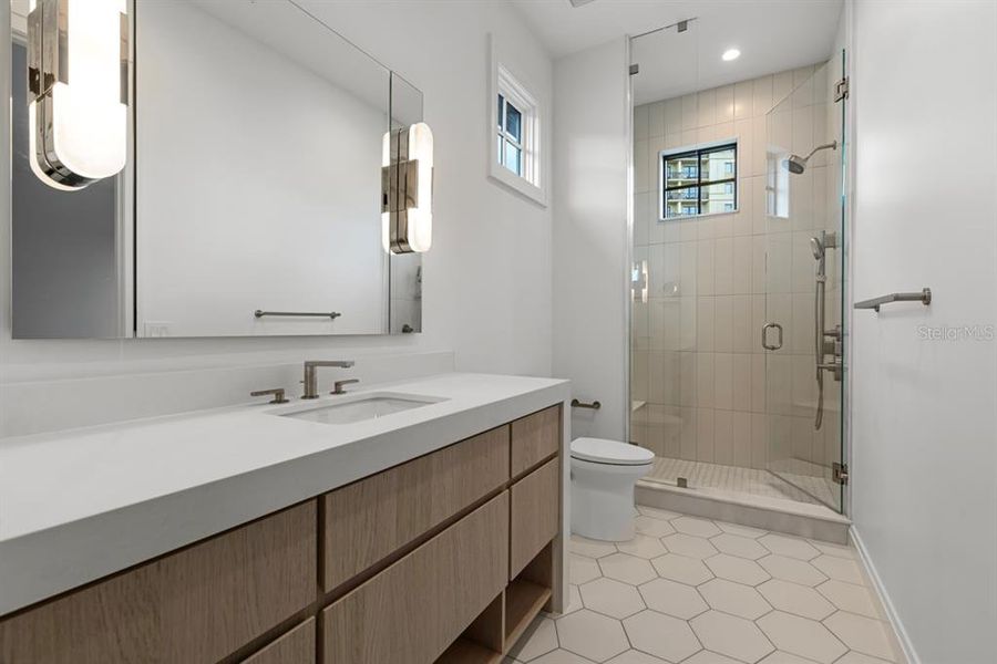 Furnished interior view inside a new home in , Orlando (Image 38).