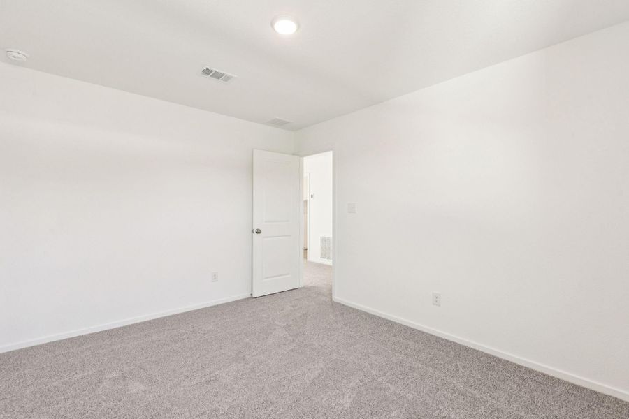 Spacious, unfurnished interior of a new home in Montgomery Bend, Montgomery (Image 17).