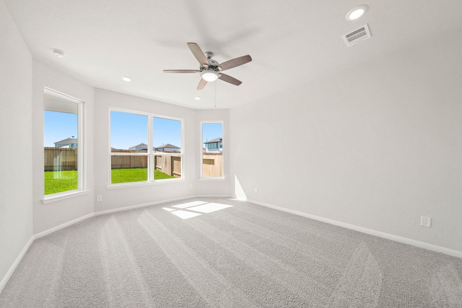 Spacious, unfurnished interior of a new home in Bluestem, Brookshire (Image 13).