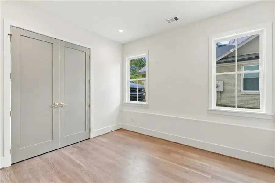 Spacious, unfurnished interior of a new home in , Atlanta (Image 64).