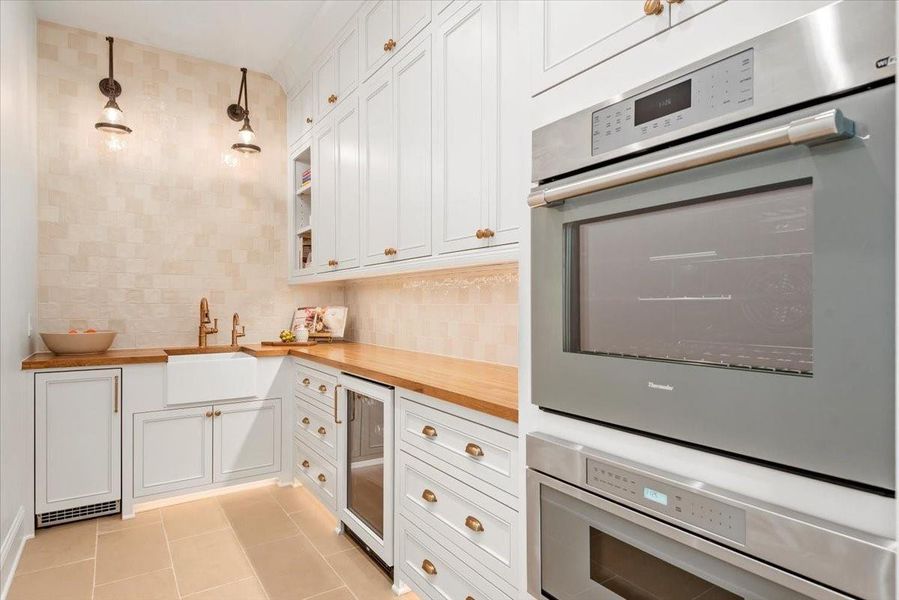 Butler’s Walk in Pantry