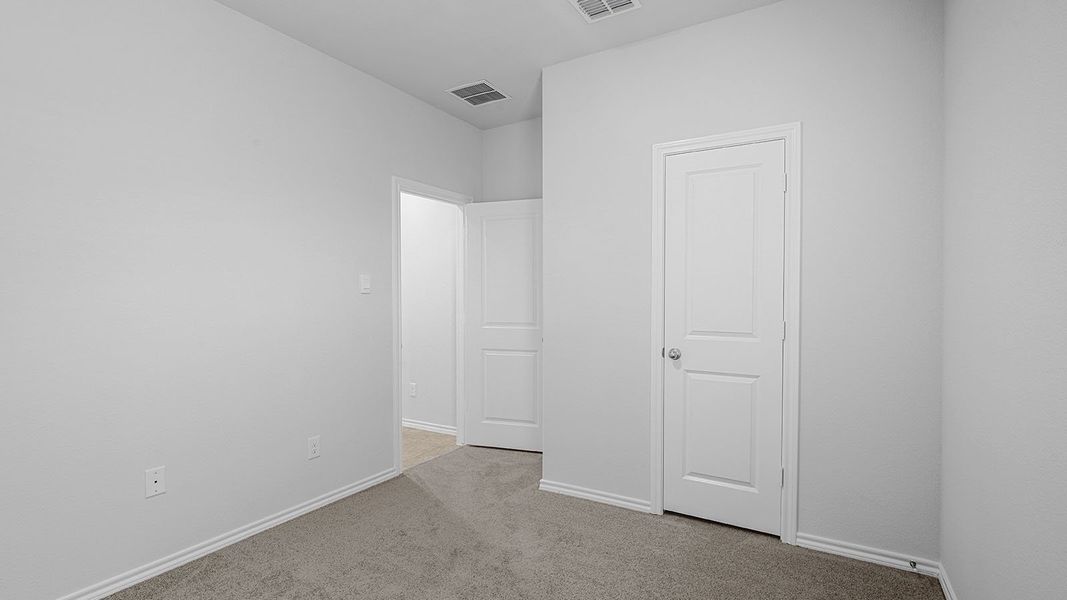Spacious, unfurnished interior of a new home in Springhill South, Boyd (Image 30).