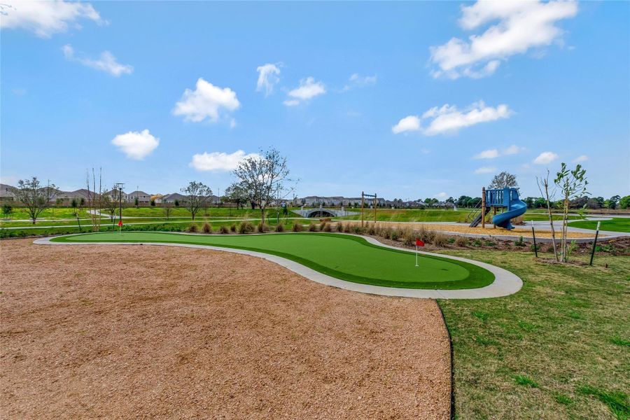 Community amenities in Spring Brook Village - Luxe Series, Houston (Image 26).