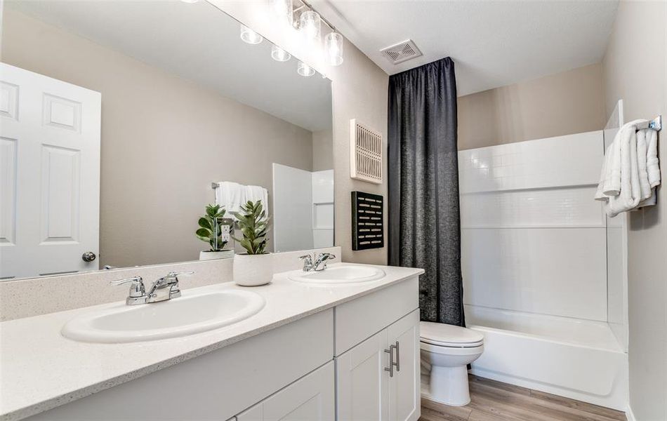 Spacious secondary bathroom