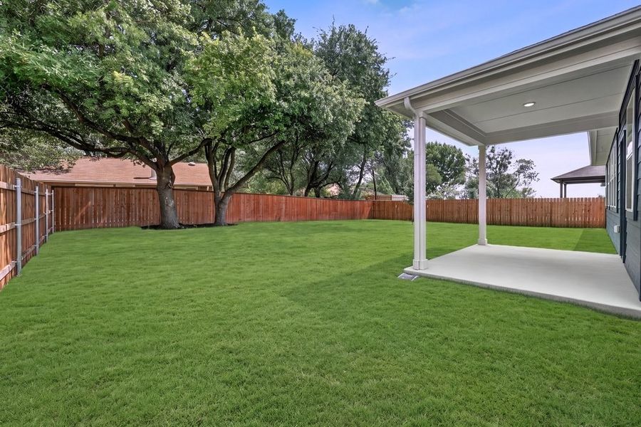 Exterior details and patio area of a home in Lisso, Pflugerville (Image 4).