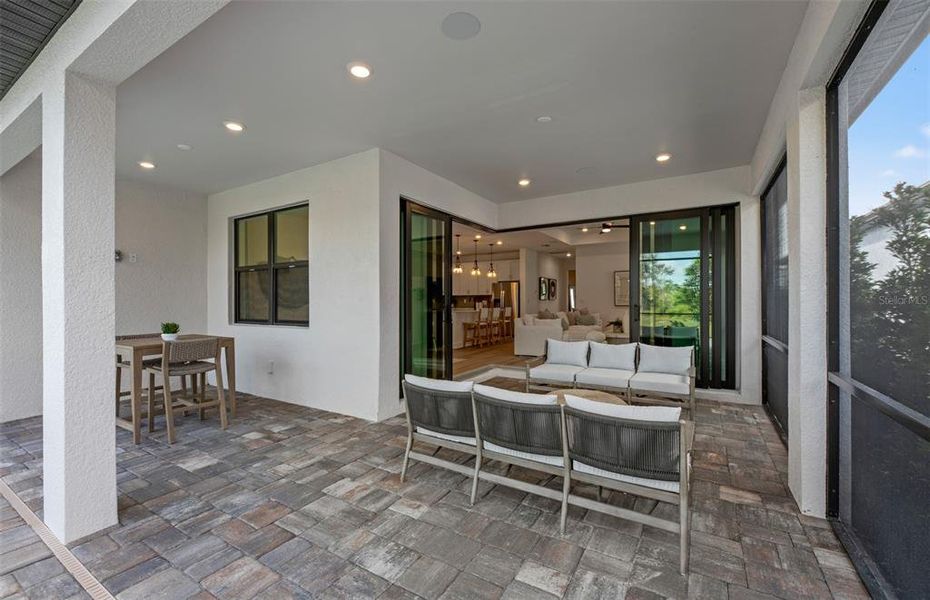 Exterior details and patio area of a home in , Venice (Image 19).