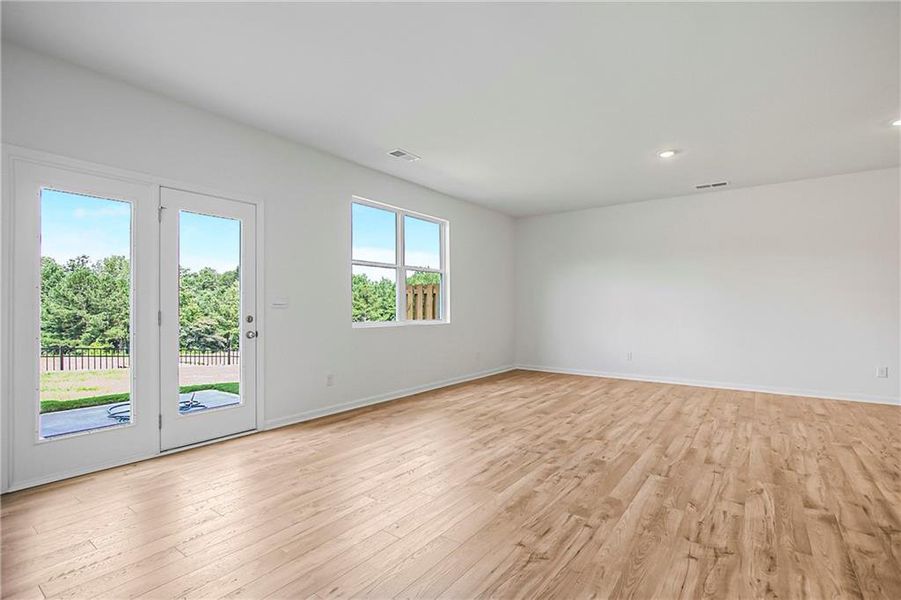 Spacious, unfurnished interior of a new home in Harvest Park, Decatur (Image 12).