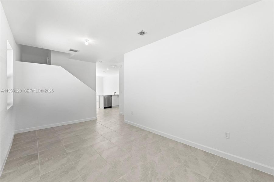 Spacious, unfurnished interior of a new home in , Homestead (Image 22).