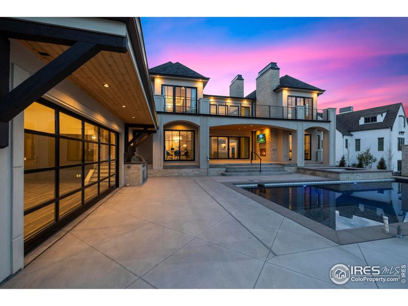 Gorgeous outdoor amenities include: Pool, Fountains, Hot tub, Fire Pit sitting area, Outdoor dining with built in grilling area